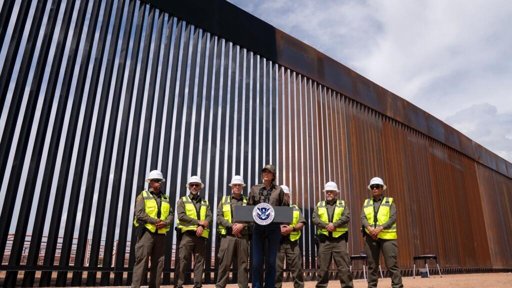 Administración Trump Ordena Pintar de Negro el Muro Fronterizo