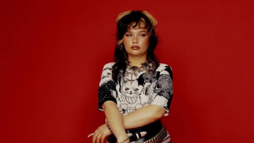 Cantora Lola Young desmaia em palco durante festival em Nova Iorque