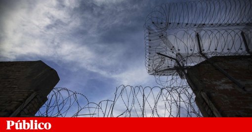 Jovem detido ao tentar introduzir haxixe e comprimidos numa 'sandes' na prisão de Setúbal