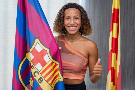 Jovem portuguesa Iara Lobo inscrita pelo Barcelona na Liga dos Campeões Feminina