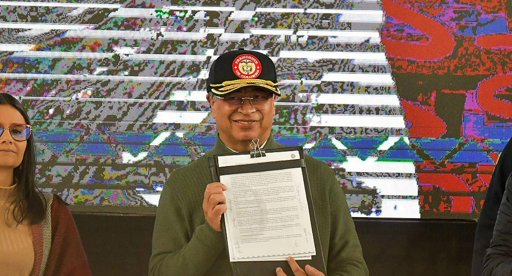 Corte Constitucional ordena a Petro retractarse por llamar "muñecas de la mafia" a periodistas