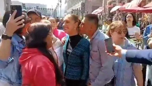 Presidenta Claudia Sheinbaum sufre acoso durante recorrido en el Centro Histórico