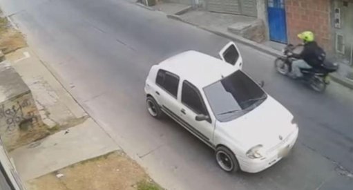 Motociclista se Convierte en Héroe Involuntario al Frustrar Secuestro de un Menor