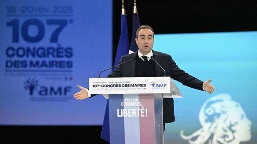 Le Premier ministre annonce une prime pour les maires et une simplification des normes