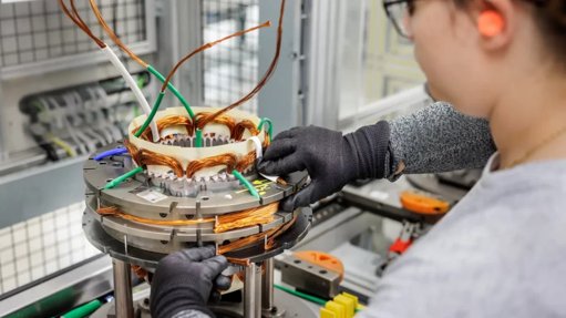 Restrições da China à Exportação de Terras Raras Ameaçam Indústria Automóvel Europeia