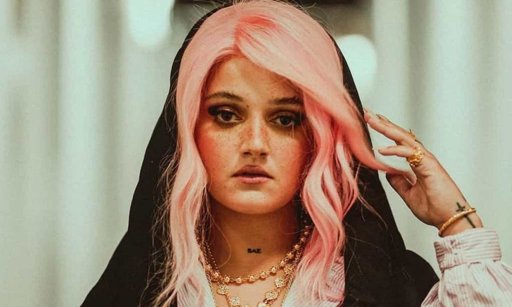 Carolina Deslandes anuncia nascimento do quarto filho com publicações emotivas