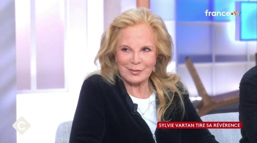 Sylvie Vartan en larmes et David Hallyday protecteur : une séquence émouvante sur le plateau de "C à vous"