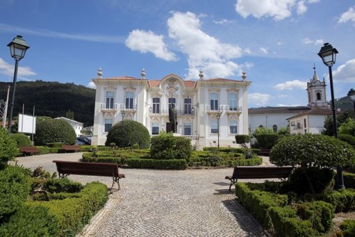 Autarquias definem políticas fiscais para 2026 com abordagens distintas