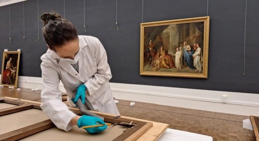 Restauration minutieuse des œuvres infestées au Musée des Beaux-Arts