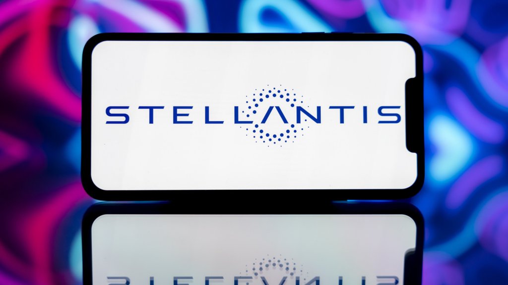 Stellantis reverte lucros para prejuízo de 2,3 mil milhões de euros pressionada por tarifas