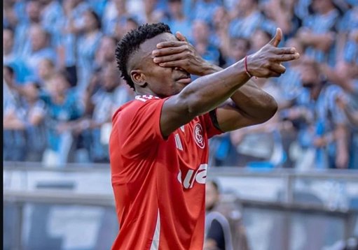 Johan Carbonero, héroe del Internacional: anota gol clave para evitar el descenso