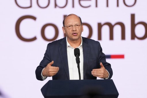 Sector financiero enfrentará sobretasa de renta del 15 %