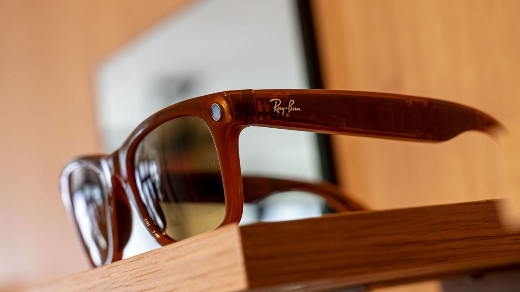 Meta Responde al Apple Vision Pro con sus Primeras Gafas Inteligentes con Pantalla