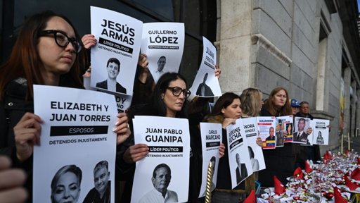 Venezuela libera a detenidos en medio de presión de EE. UU. y denuncias de opacidad
