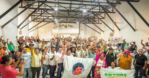 Reforma Agraria avanza con entrega de tierras de exparamilitares a familias campesinas