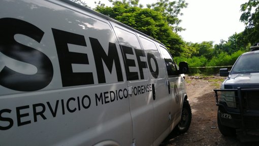 Hallan cuerpo de un hombre asesinado en un dren de Villa Juárez, Navolato