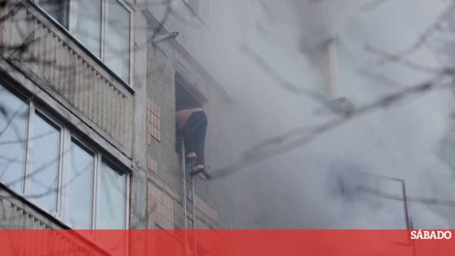 Rússia lança ataque massivo contra a Ucrânia, matando dezenas de civis