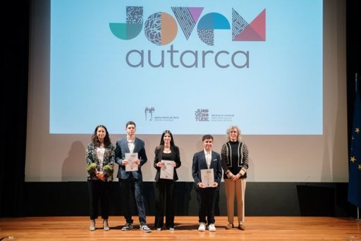 Jovem de 14 anos eleita 'Jovem Autarca' de Santa Maria da Feira com participação cívica expressiva