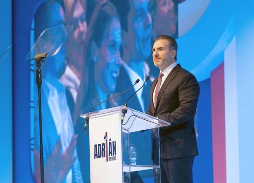 Adrián de la Garza Rinde Primer Informe de Gobierno en Monterrey
