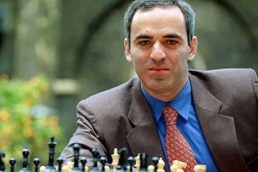 Kasparov Alerta para Invasão Russa da Europa até ao Final de 2025
