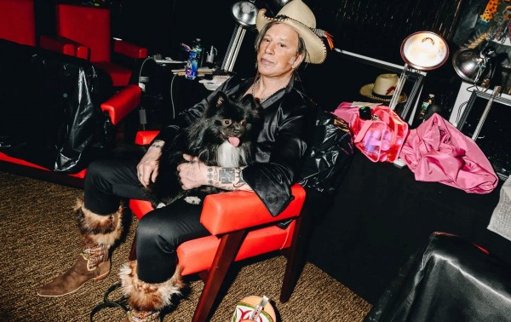 Mickey Rourke rechaza donaciones para evitar desalojo en un video de Instagram