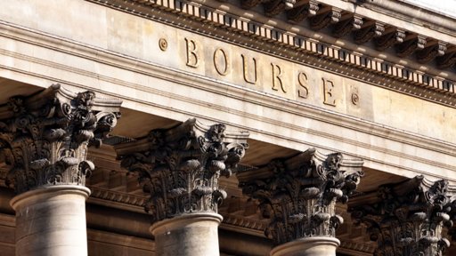 Le CAC 40 en hausse, stimulé par la baisse des taux de la Fed
