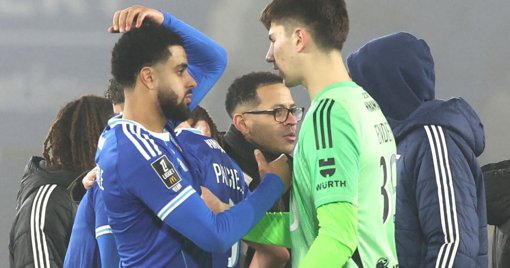 Le jeu du RC Strasbourg jugé trop prévisible, l'entraîneur menace ses joueurs