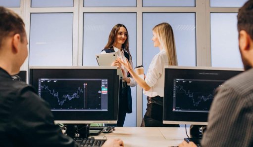 Mercados de Asia y Europa Operan con Cautela ante Datos Mixtos de China y Riesgos en EE.

UU.