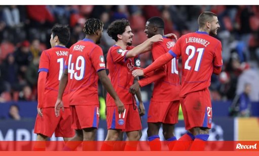 PSG goleia Bayer Leverkusen por 7-2 com exibição de luxo de Nuno Mendes e Vitinha