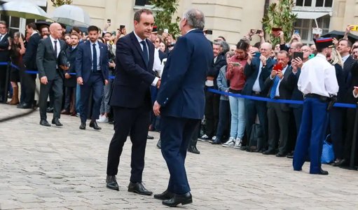 La controverse sur les indemnités des ministres éphémères