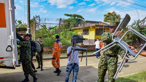 Alianza Transforma Plástico en Pupitres para 400 Estudiantes en el Valle del Cauca