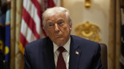 Políticas Económicas de Trump: Pressão sobre a Fed e Tarifas