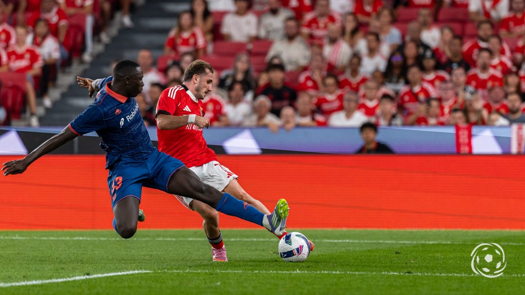 Transferência de Akturkoglu para o Fenerbahçe envolta em polémica