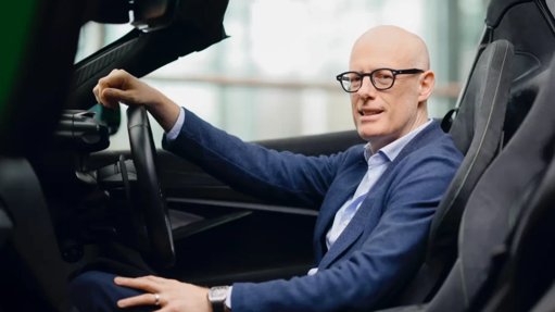 Porsche Enfrenta Crise de Rentabilidade Agravada por Tarifas nos EUA