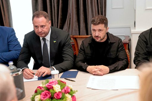 Un vaste scandale de corruption fragilise le président Zelensky en pleines négociations de paix