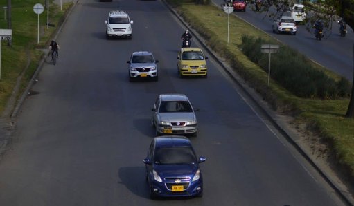 Alerta en Bogotá por posible alza de hasta $200.000 en costos para vehículos a gas