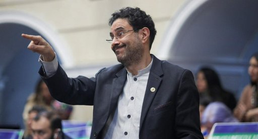 Iván Cepeda lidera la intención de voto para las presidenciales de 2026, según encuesta Invamer