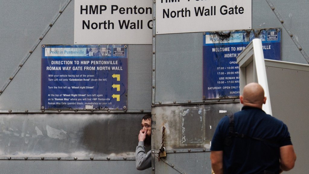 Governo Britânico Propõe Deportação Imediata de Criminosos Estrangeiros