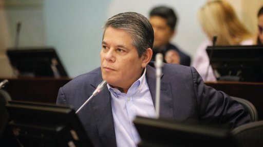 Reducción de prima a congresistas genera debate sobre la vía del decreto y posibles demandas