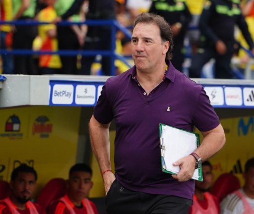 Crece el clamor por nuevas caras en la convocatoria de Néstor Lorenzo