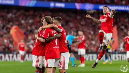 Benfica estreia-se na Liga dos Campeões sob forte pressão frente ao Qarabag