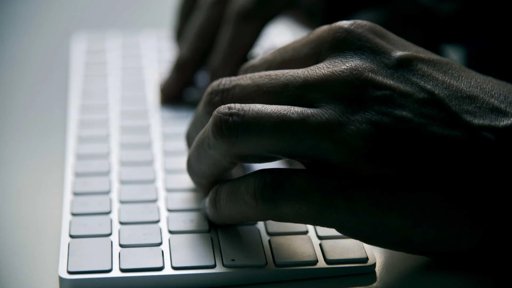 Parlamento Aprova Ação Urgente da PJ no Bloqueio de Conteúdos Terroristas