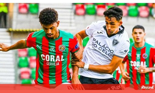 Marítimo evita derrota em casa com penálti nos descontos frente ao Académico de Viseu