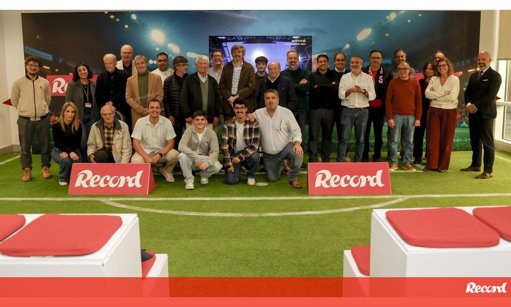 Liga dos Campeões: Benfica vence Ajax e conquista primeiros pontos