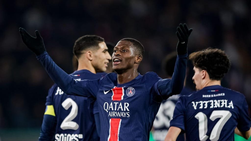 Nuno Mendes torna-se o jogador mais titulado da história antes dos 24 anos