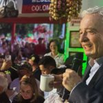 Álvaro Uribe recupera su libertad y llama a una “gran coalición democrática” para 2026