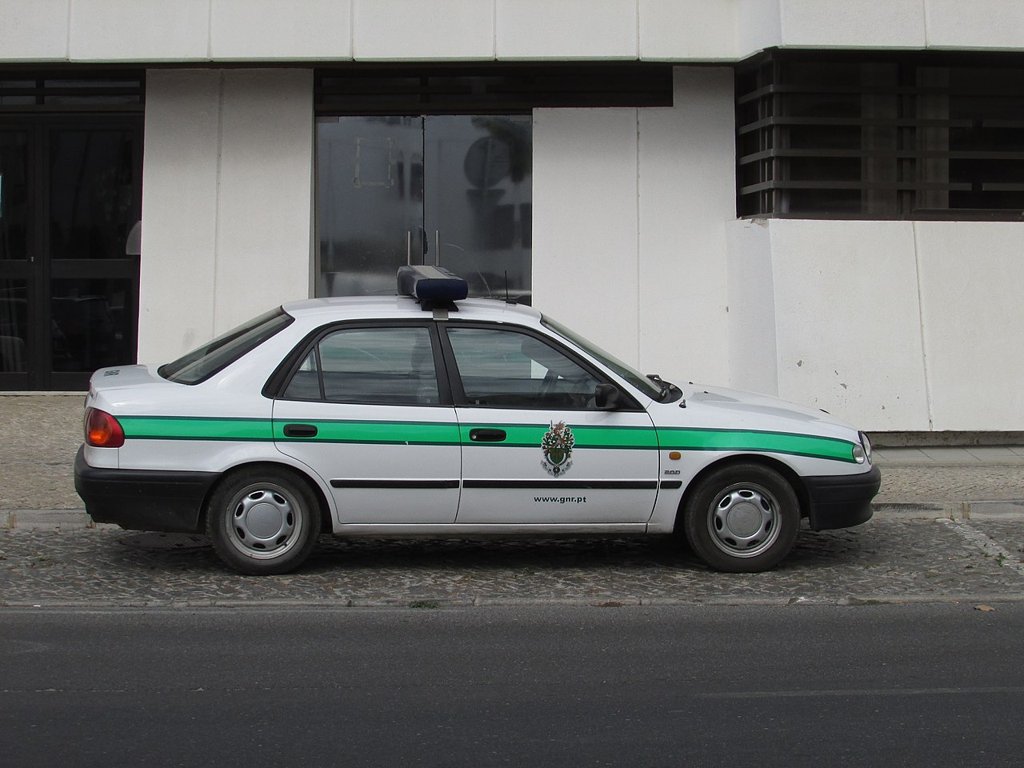 Caixão Vazio Encontrado em Descampado em Braga Intriga Autoridades