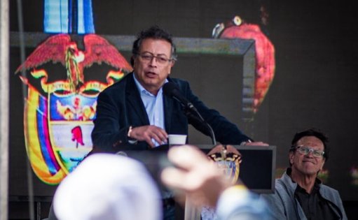 Comisión de Acusaciones Abre Indagación contra el Presidente Petro por Caso de Pasaportes