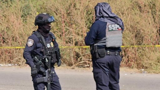 Hallan dos cuerpos envueltos en la carretera Culiacán-Eldorado