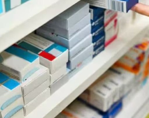 Crisis en el sistema de salud por deudas de las EPS y falta de medicamentos